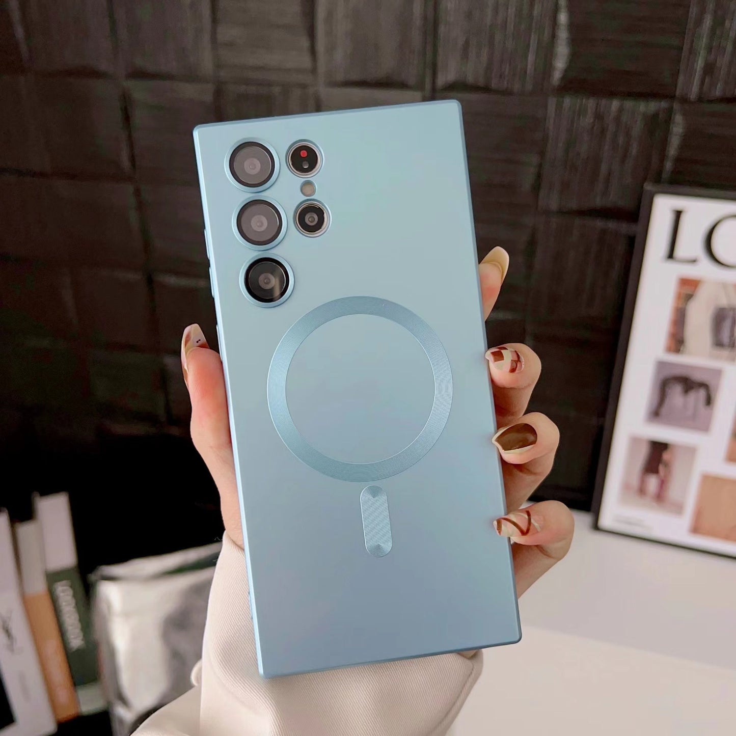 Samsung Magnetic Soft Case Comes With Lens Protection Film