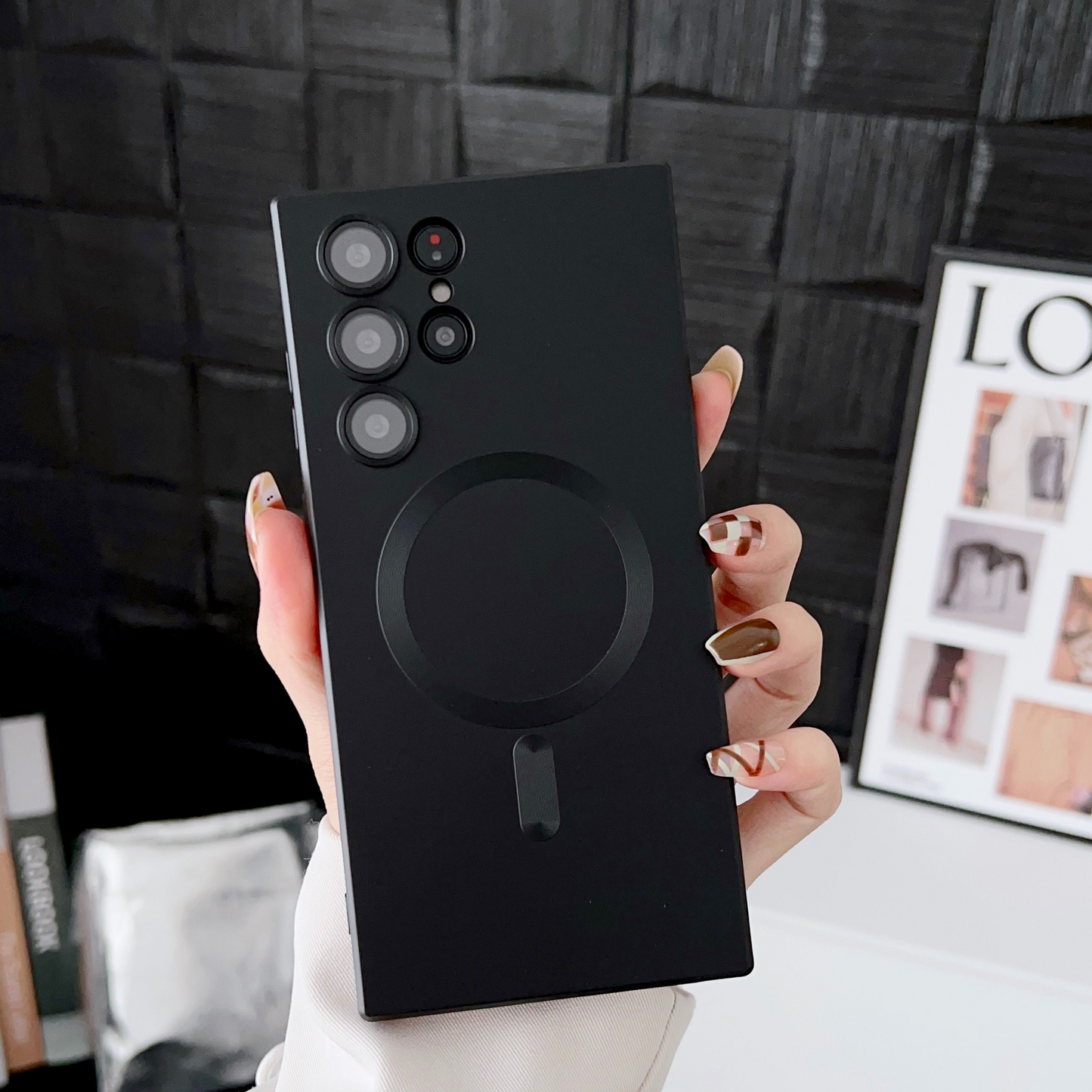 Samsung Magnetic Soft Case Comes With Lens Protection Film